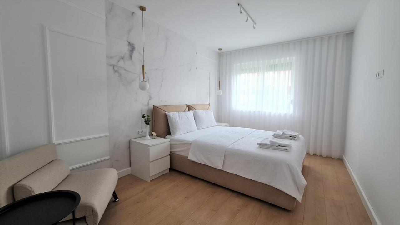 Sara Apartment Oradea Exterior foto